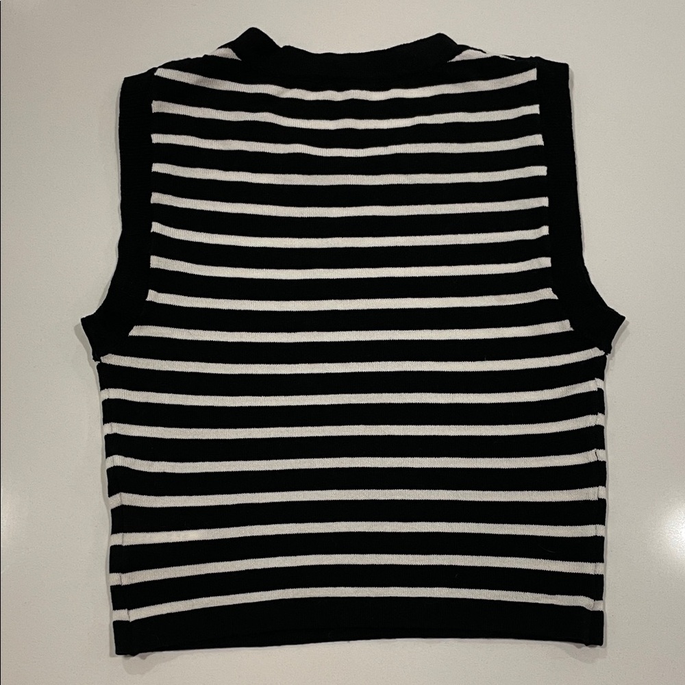COMMENSE • Black and White Striped Sleeveless CropTop • Size Small - Picture 4 of 6
